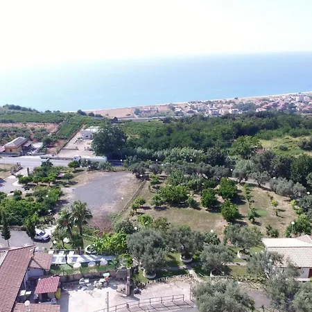 Mary Grace Giardino Sul Mare Ferienhaus